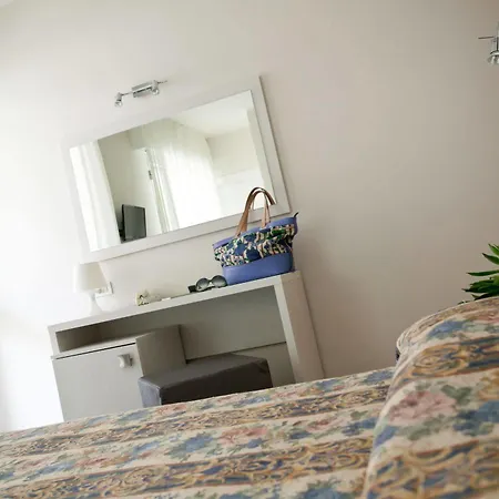 Thea Hotell 3*