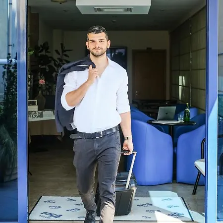 Hotel Thea 3* Μπελάρια-Ιτζέα Μαρίνα